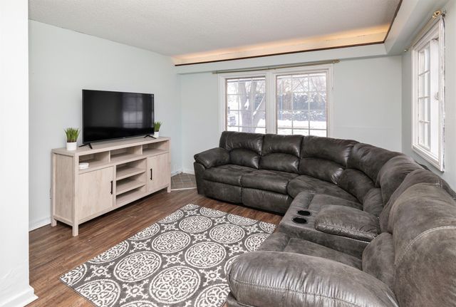 610 5th Avenue SE, Altoona, IA 50009