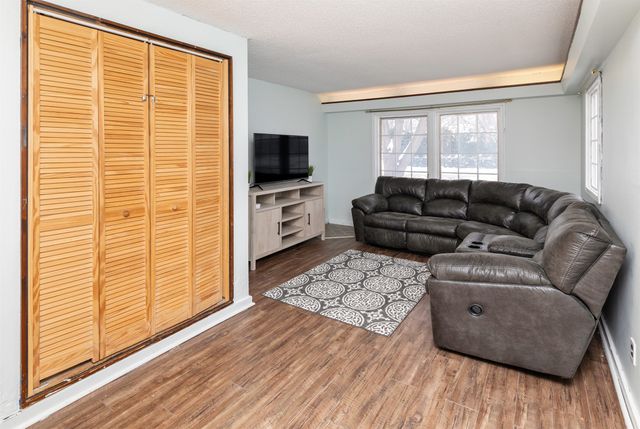 610 5th Avenue SE, Altoona, IA 50009