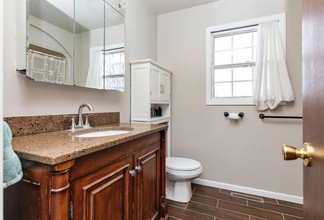 610 5th Avenue SE, Altoona, IA 50009