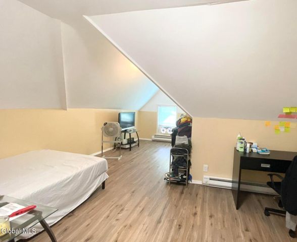 24 S Main Avenue, Albany, NY 12208