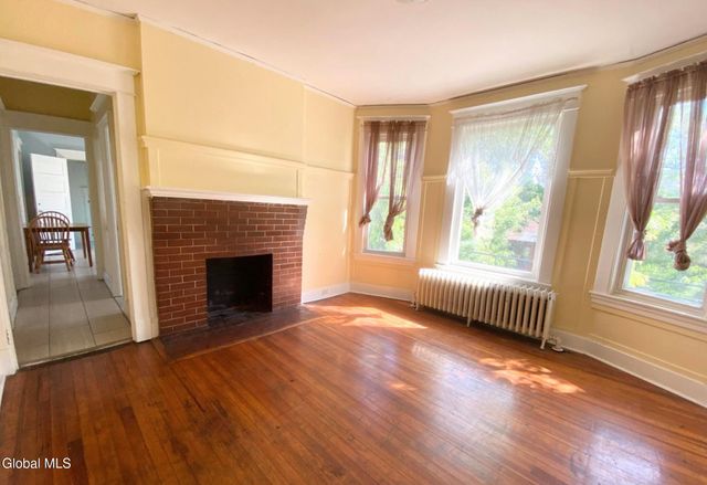 24 S Main Avenue, Albany, NY 12208