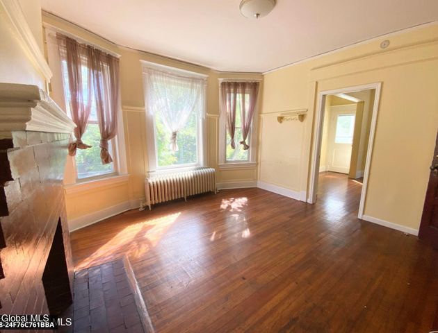 24 S Main Avenue, Albany, NY 12208