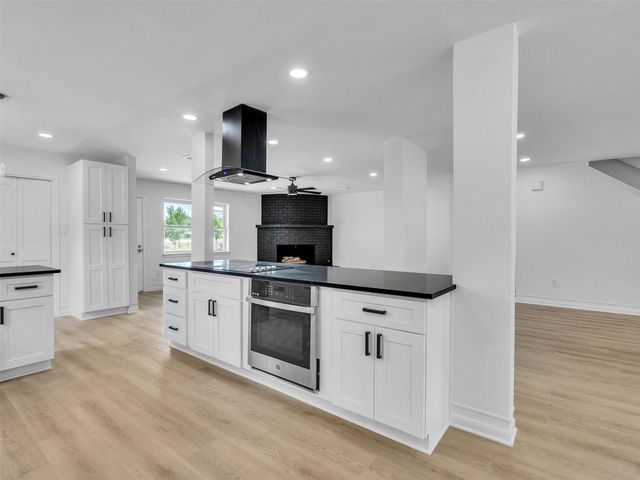 16007 Diana Lane, Houston, TX 77062