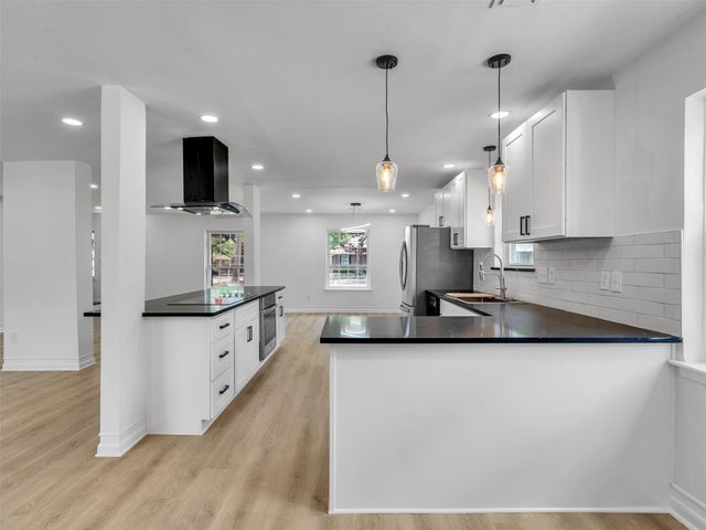 16007 Diana Lane, Houston, TX 77062