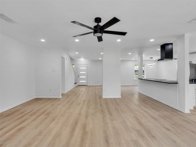 16007 Diana Lane, Houston, TX 77062