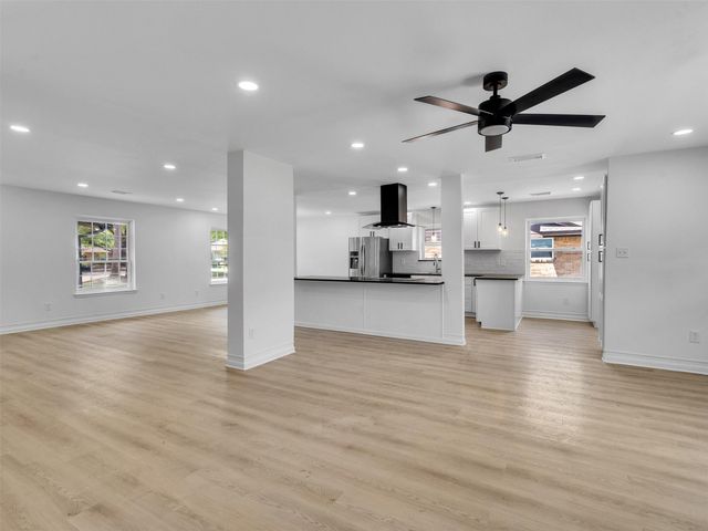 16007 Diana Lane, Houston, TX 77062