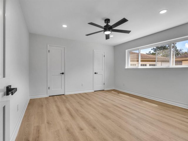 16007 Diana Lane, Houston, TX 77062