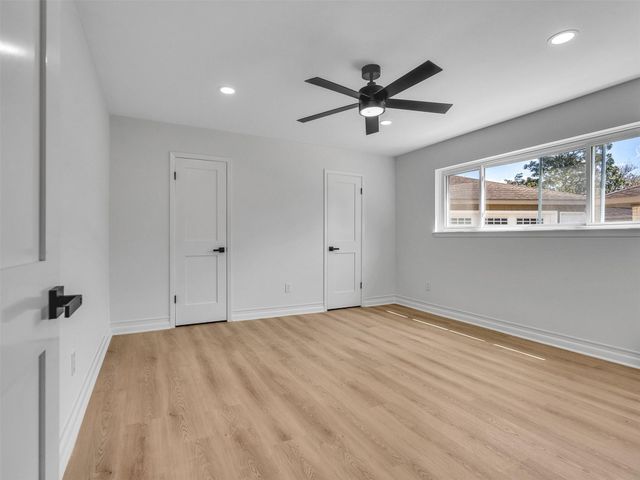 16007 Diana Lane, Houston, TX 77062