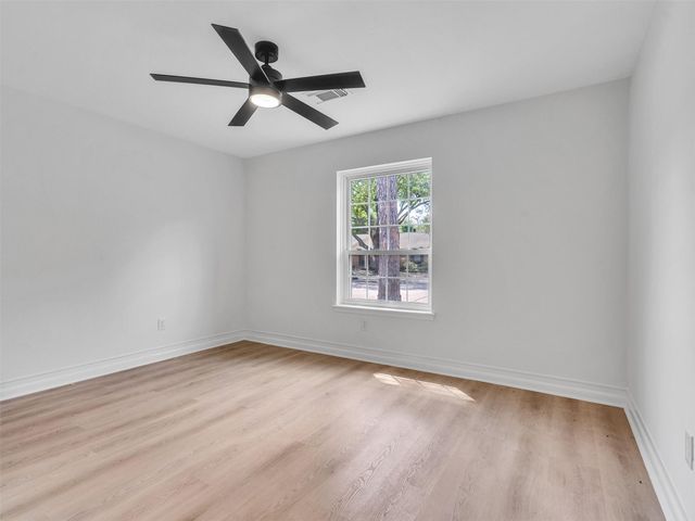 16007 Diana Lane, Houston, TX 77062