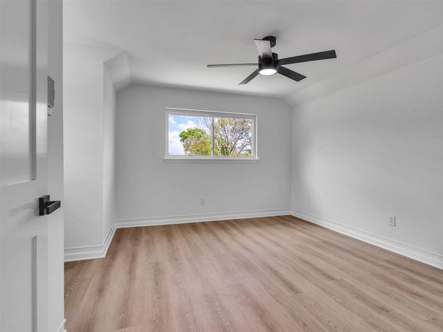 16007 Diana Lane, Houston, TX 77062