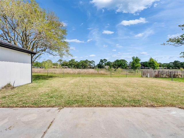 16007 Diana Lane, Houston, TX 77062