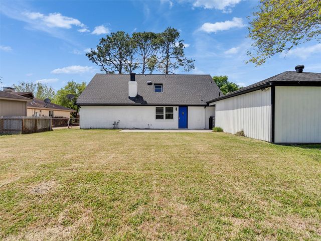 16007 Diana Lane, Houston, TX 77062