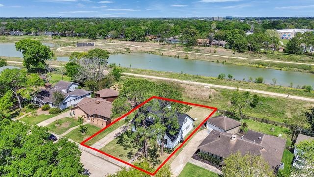 16007 Diana Lane, Houston, TX 77062