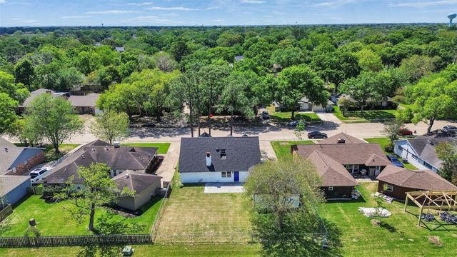 16007 Diana Lane, Houston, TX 77062