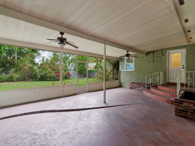 2237 10th Avenue, Vero Beach, FL 32960