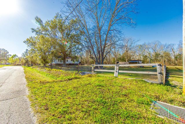 518 St Anthony Street, Raceland, LA 70394