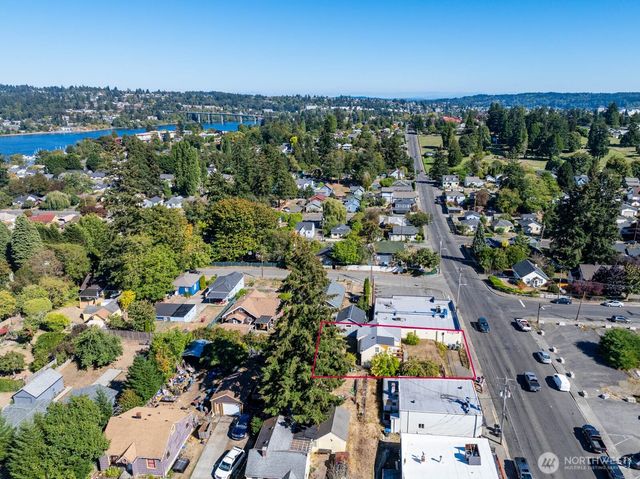 2710 15th Street, Bremerton, WA 98312
