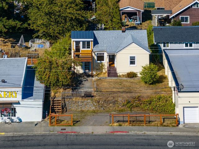 2710 15th Street, Bremerton, WA 98312