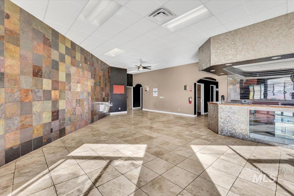 6732 W State Street, Garden City, ID 83714 photo 4