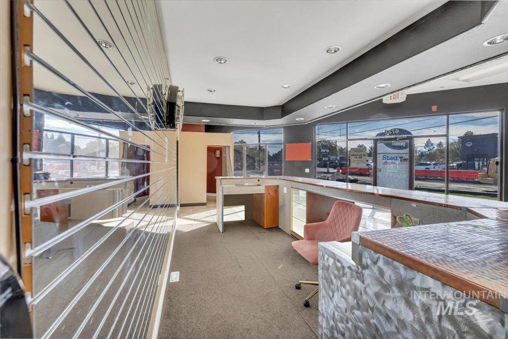 6732 W State Street, Garden City, ID 83714 photo 5