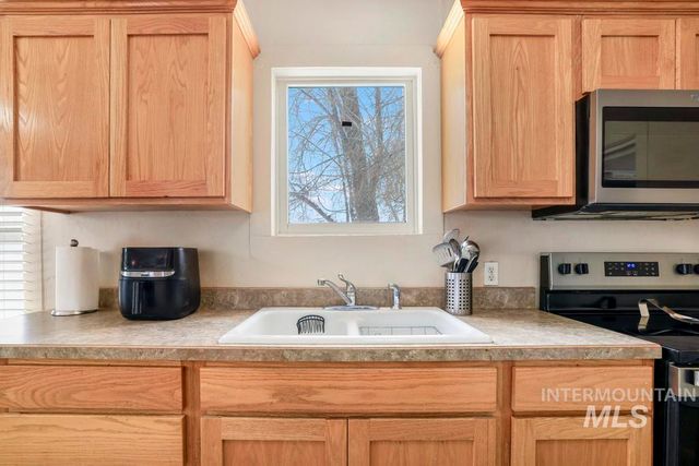 419 Van Buren Street, Twin Falls, ID 83301