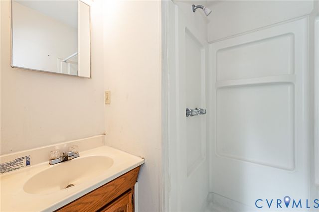 11011 Lamore Dr, Disputanta, VA 23842