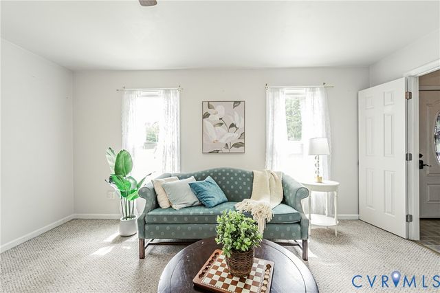 11011 Lamore Dr, Disputanta, VA 23842