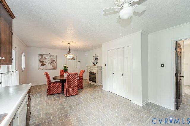 11011 Lamore Dr, Disputanta, VA 23842