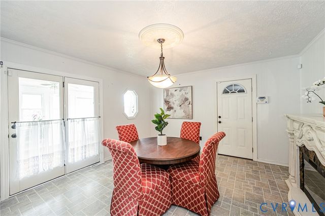 11011 Lamore Dr, Disputanta, VA 23842