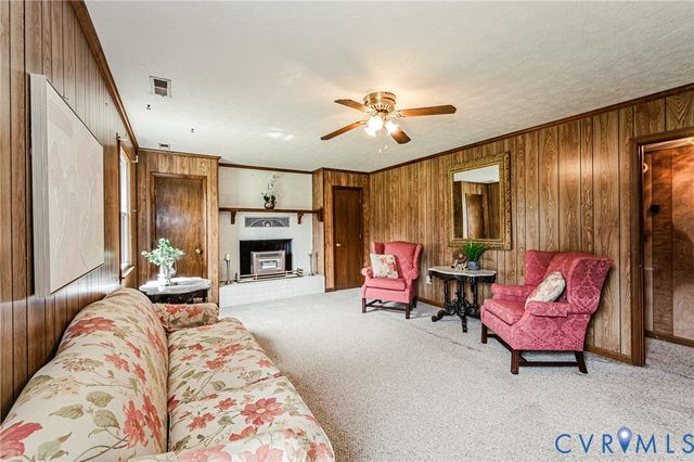 11011 Lamore Dr, Disputanta, VA 23842