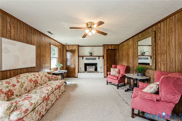 11011 Lamore Dr, Disputanta, VA 23842