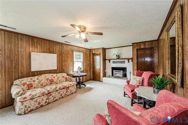 11011 Lamore Dr, Disputanta, VA 23842