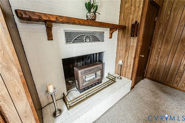 11011 Lamore Dr, Disputanta, VA 23842