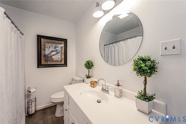 11011 Lamore Dr, Disputanta, VA 23842