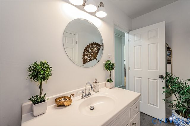 11011 Lamore Dr, Disputanta, VA 23842