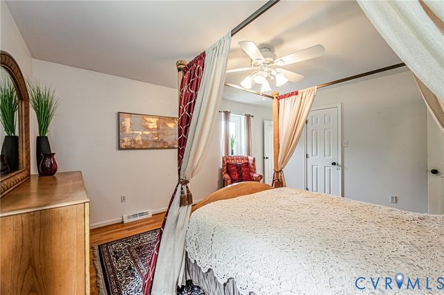 11011 Lamore Dr, Disputanta, VA 23842