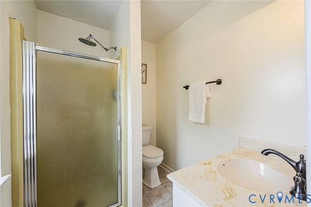 11011 Lamore Dr, Disputanta, VA 23842