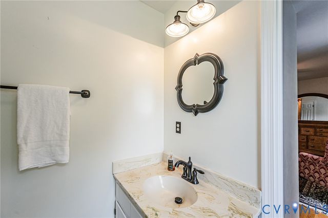 11011 Lamore Dr, Disputanta, VA 23842