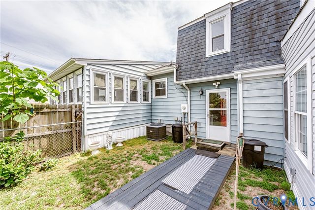 11011 Lamore Dr, Disputanta, VA 23842