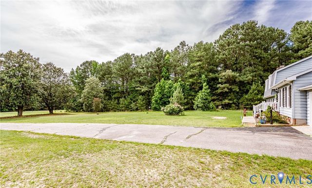 11011 Lamore Dr, Disputanta, VA 23842