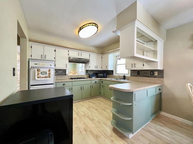 2545 S 66th STREET, Milwaukee, WI 53219