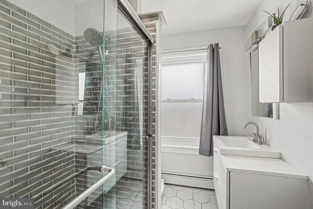 438 OAK TC, Reading, PA 19611