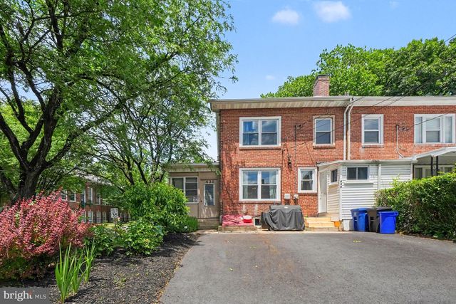 438 OAK TC, Reading, PA 19611