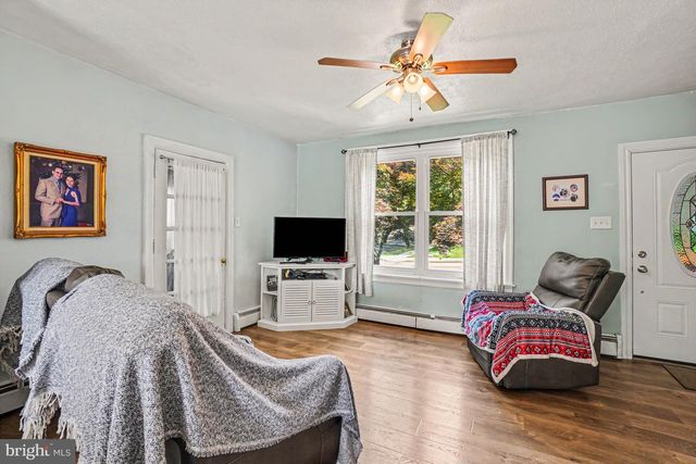 438 OAK TC, Reading, PA 19611