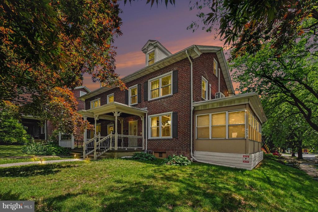 438 OAK TC, Reading, PA 19611