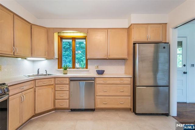 107 Highland Avenue, Bergenfield, NJ 07621