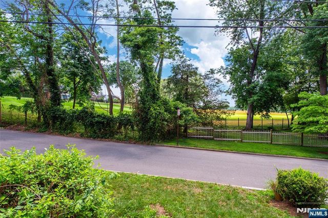 107 Highland Avenue, Bergenfield, NJ 07621