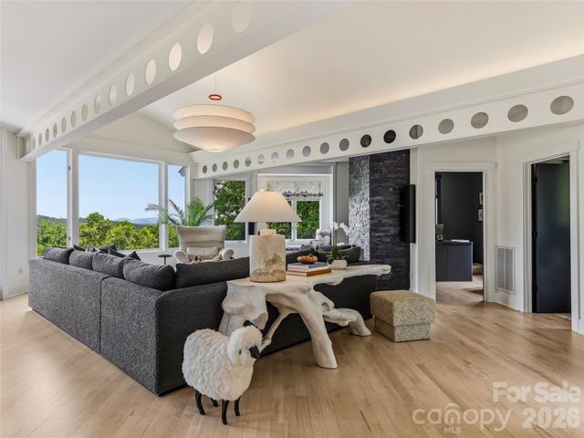 47 Garland Drive, Asheville, NC 28804