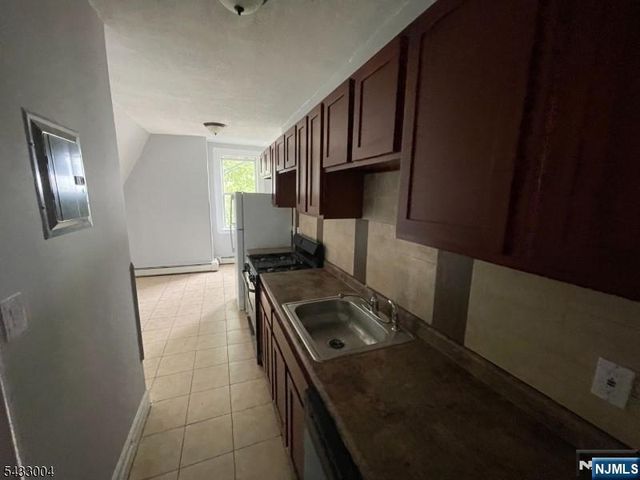 8 Treacy Avenue 3, Newark, NJ 07108