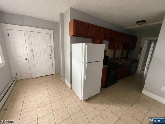 8 Treacy Avenue 3, Newark, NJ 07108